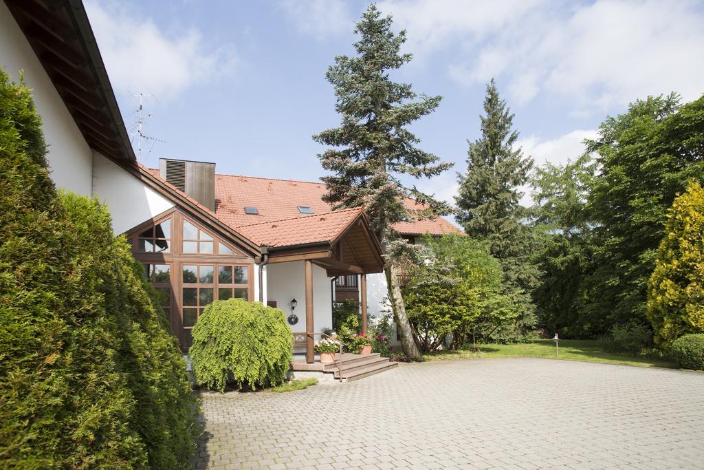 Landhotel Groenenbach Bad Groenenbach Bagian luar foto