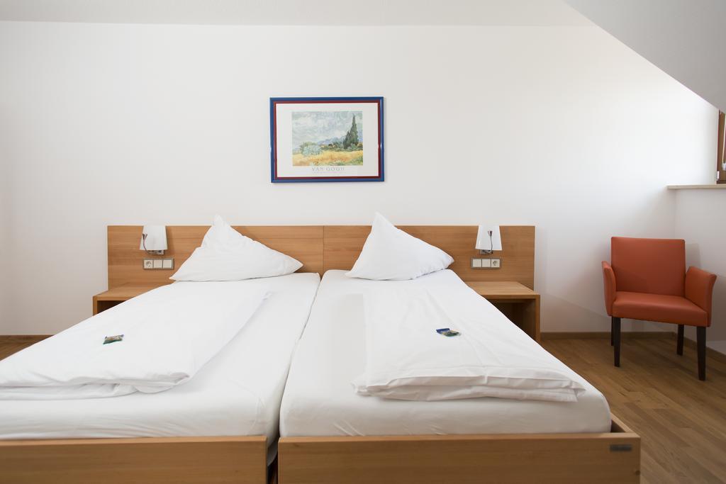 Landhotel Groenenbach Bad Groenenbach Bagian luar foto
