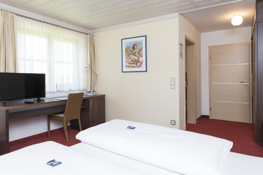 Landhotel Groenenbach Bad Groenenbach Bagian luar foto