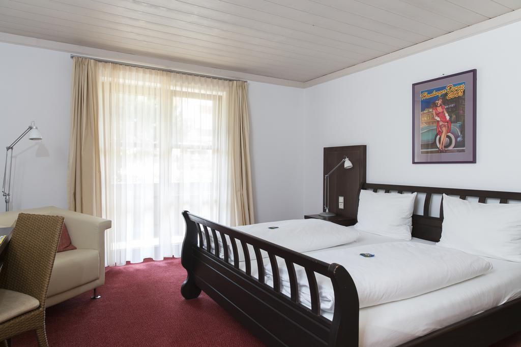 Landhotel Groenenbach Bad Groenenbach Bagian luar foto