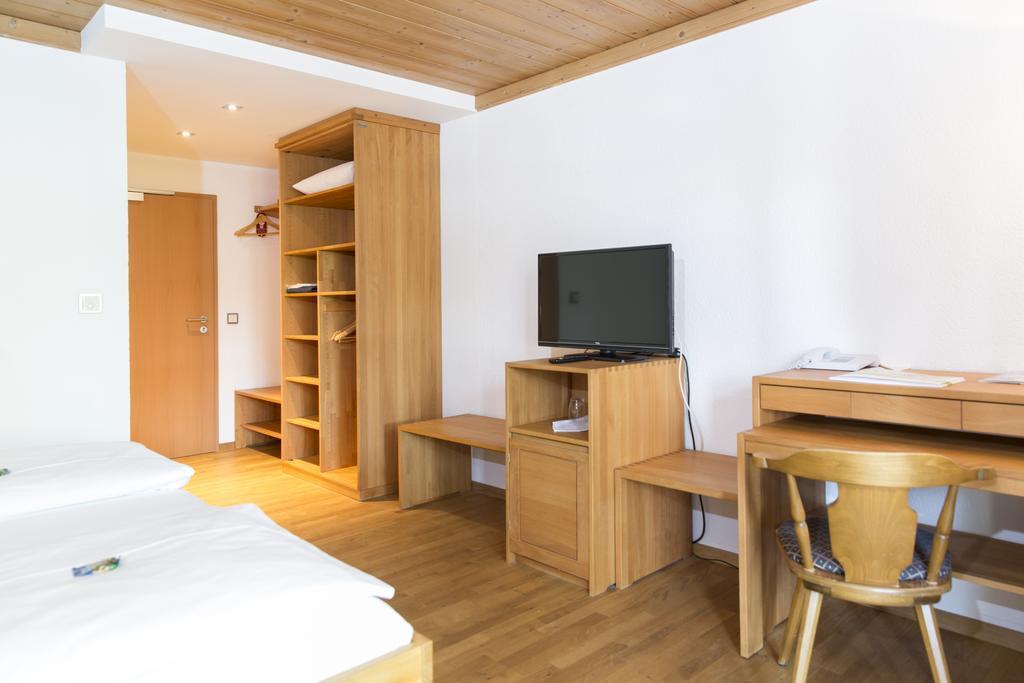 Landhotel Groenenbach Bad Groenenbach Bagian luar foto