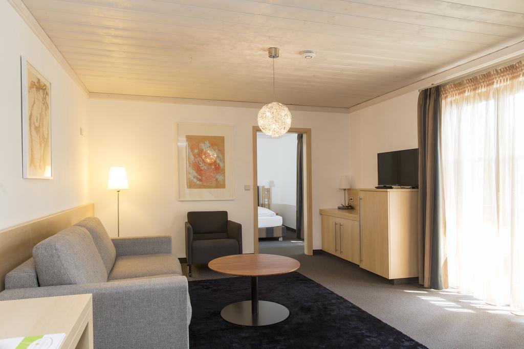Landhotel Groenenbach Bad Groenenbach Bagian luar foto